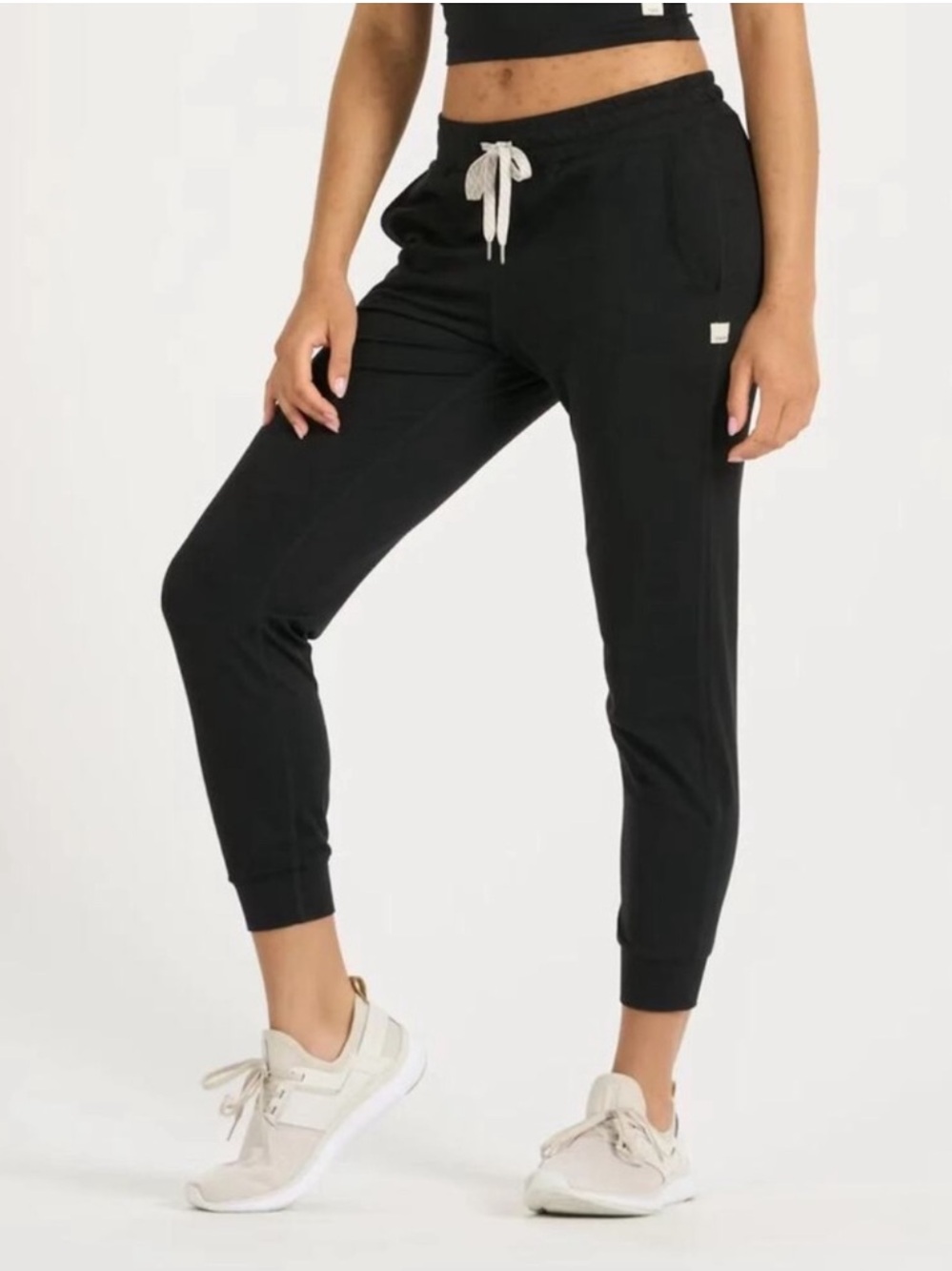 Vuori Performance Jogger Pants Sweatpants Heather Black Ankle Length Drawstrings